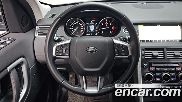 Land Rover Discovery Sport 2018 — photo 19
