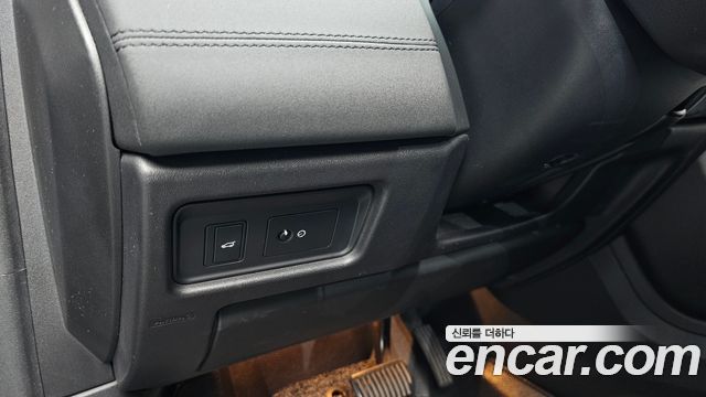 Land Rover Discovery Sport 2018 — photo 22