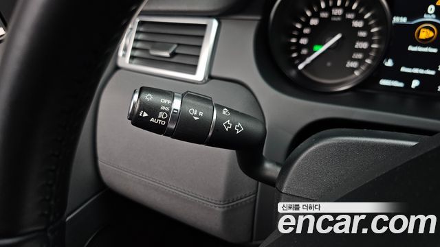Land Rover Discovery Sport 2018 — photo 23