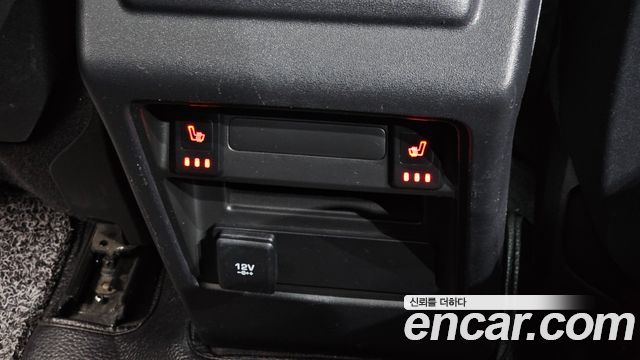 Land Rover Discovery Sport 2018 — photo 28