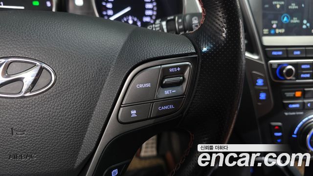 Hyundai Santafe 2016 — photo 28