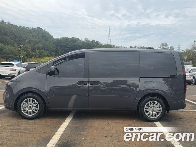 Hyundai Staria 2025 — photo 4
