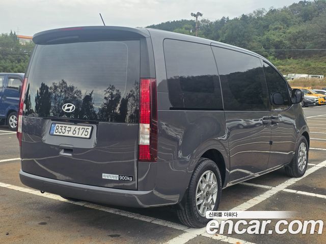 Hyundai Staria 2025 — photo 7