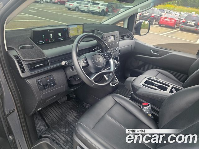 Hyundai Staria 2025 — photo 8