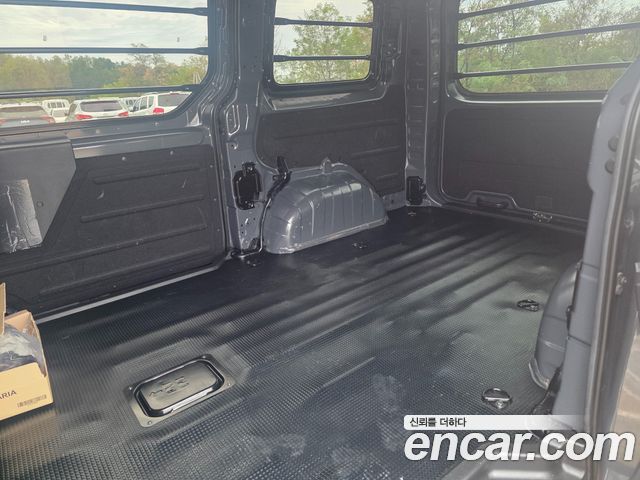 Hyundai Staria 2025 — photo 10