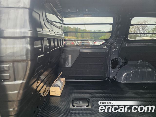 Hyundai Staria 2025 — photo 12