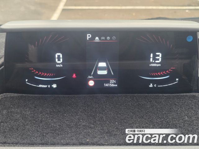 Hyundai Staria 2025 — photo 13