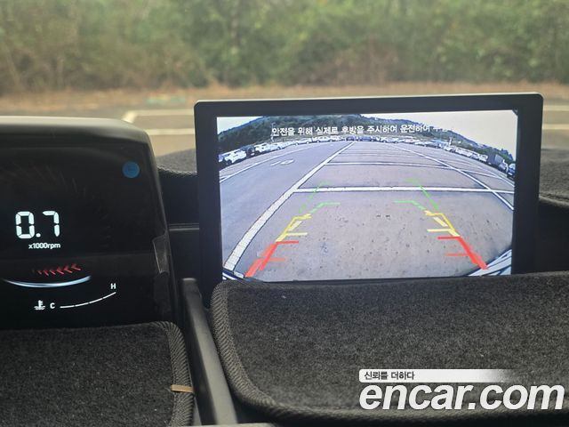 Hyundai Staria 2025 — photo 15