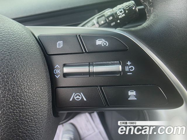 Hyundai Staria 2025 — photo 17