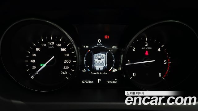 Land Rover Discovery Sport 2017 — photo 8