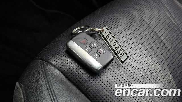 Land Rover Discovery Sport 2017 — photo 17