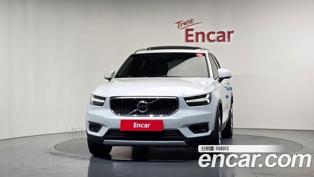 Volvo XC40 2021 — photo 3