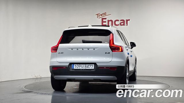 Volvo XC40 2021 — photo 4