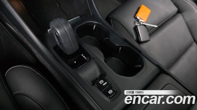 Volvo XC40 2021 — photo 9