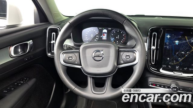 Volvo XC40 2021 — photo 13