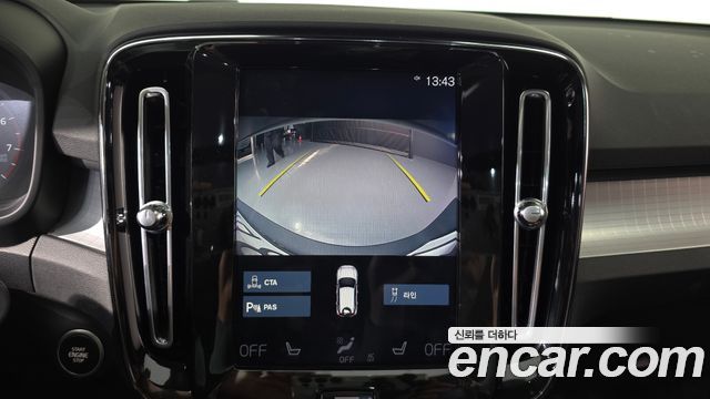 Volvo XC40 2021 — photo 14