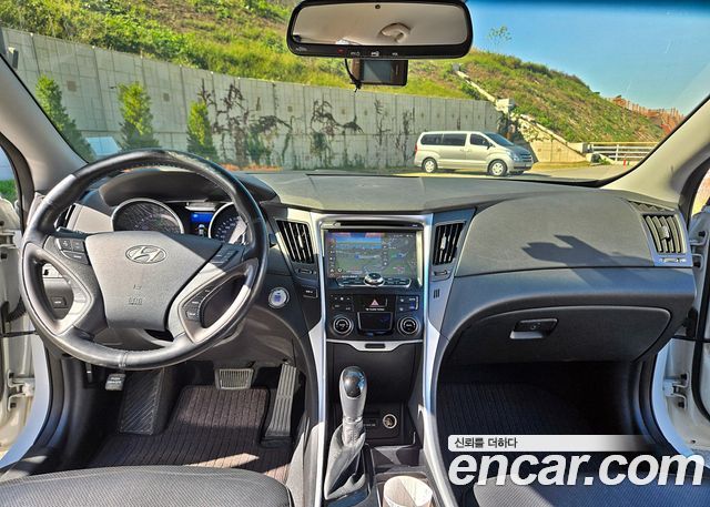 Hyundai Sonata 2014 — photo 11