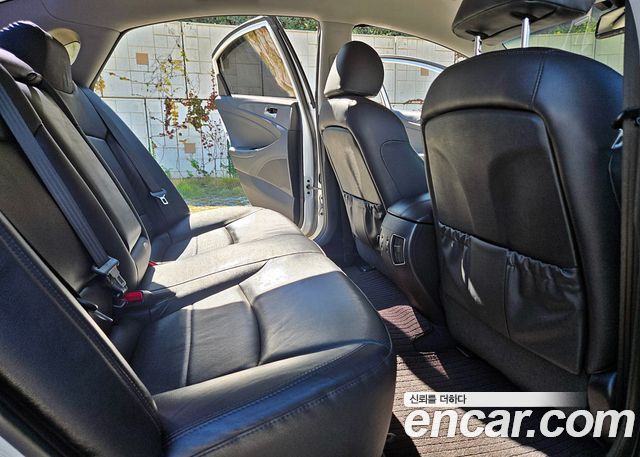 Hyundai Sonata 2014 — photo 13