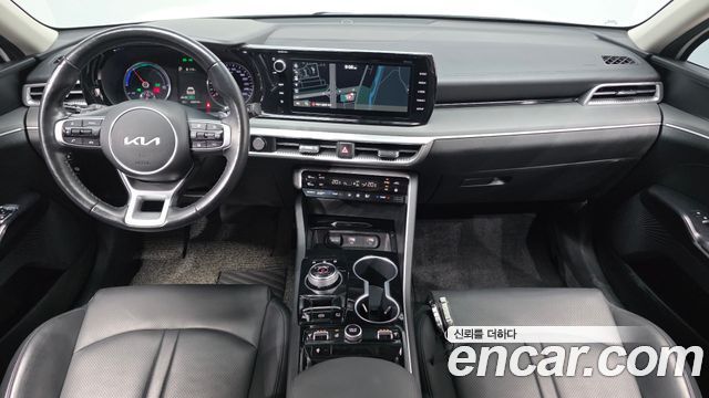 Kia K5 2023 — photo 10
