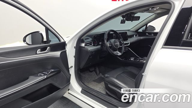 Kia K5 2023 — photo 13