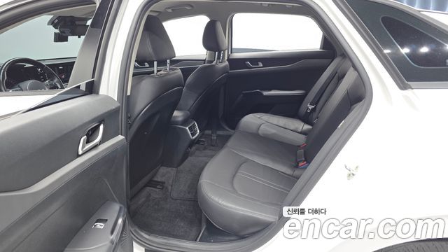 Kia K5 2023 — photo 18