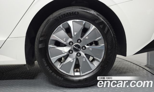 Kia K5 2023 — photo 7