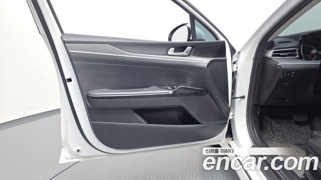 Kia K5 2023 — photo 14