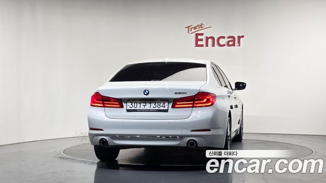 BMW 5-Series 2020 — photo 4
