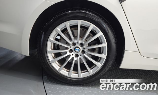 BMW 5-Series 2020 — photo 5