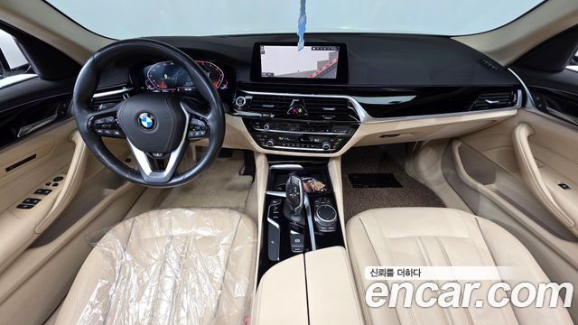 BMW 5-Series 2020 — photo 10