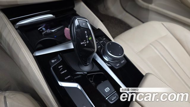 BMW 5-Series 2020 — photo 12
