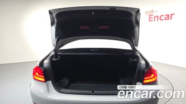 BMW 5-Series 2020 — photo 24