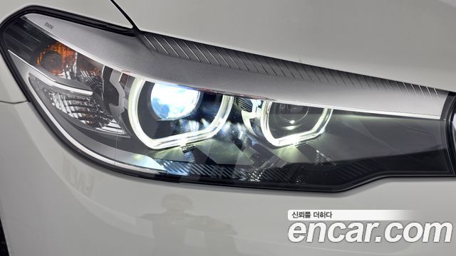BMW 5-Series 2020 — photo 8