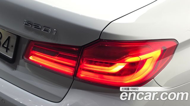 BMW 5-Series 2020 — photo 9