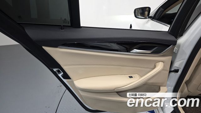 BMW 5-Series 2020 — photo 15