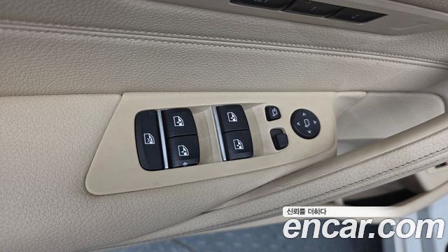 BMW 5-Series 2020 — photo 28
