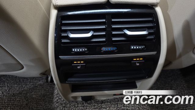 BMW 5-Series 2020 — photo 31