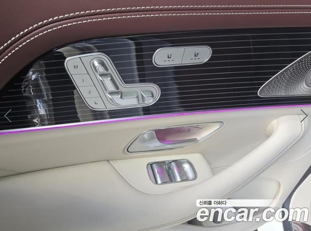 Mercedes-Benz GLS-Class 2022 — photo 16