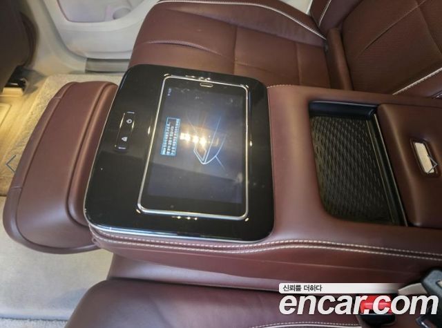 Mercedes-Benz GLS-Class 2022 — photo 18