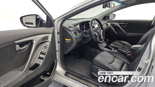 Hyundai AVANTE 2015 — photo 10