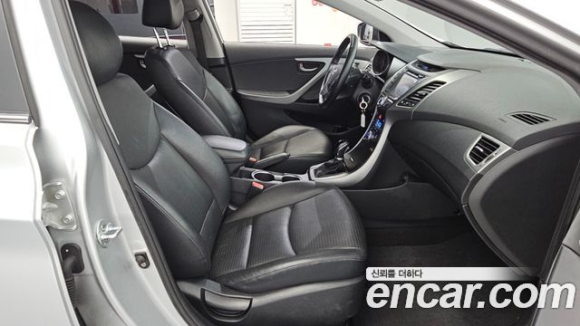Hyundai AVANTE 2015 — photo 12