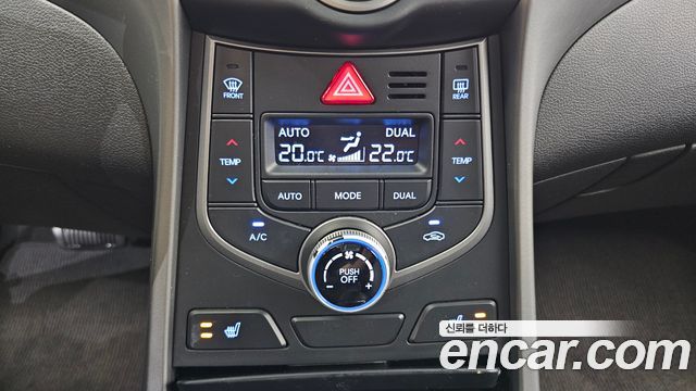 Hyundai AVANTE 2015 — photo 18