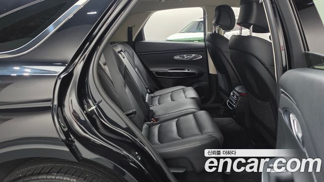 Genesis GV70 2023 — photo 12