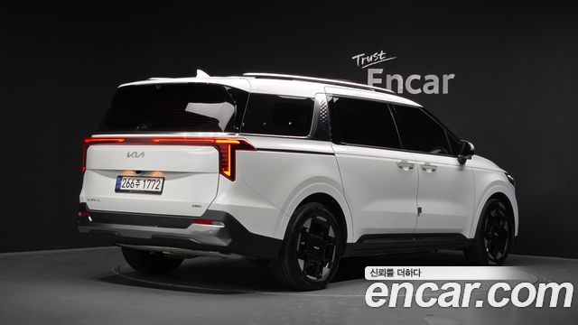 Kia Canival 2025 — photo 2