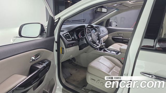 Kia Canival 2019 — photo 10