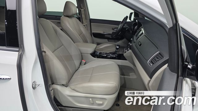 Kia Canival 2019 — photo 11