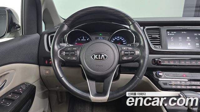 Kia Canival 2019 — photo 13