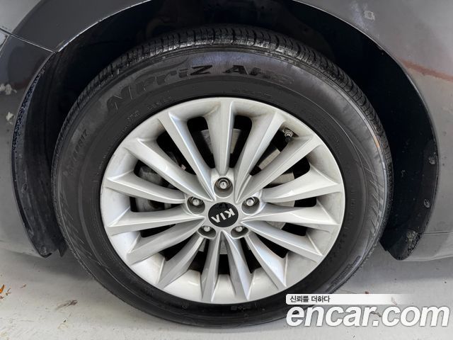 Kia K7 2017 — photo 5