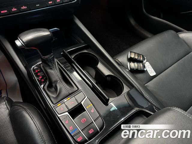 Kia K7 2017 — photo 9