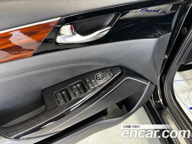 Kia K7 2017 — photo 11